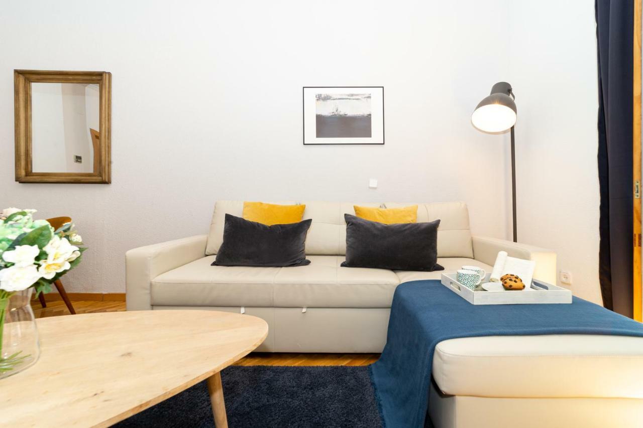 Apartamentos Plaza De Espana Madrid Exteriér fotografie