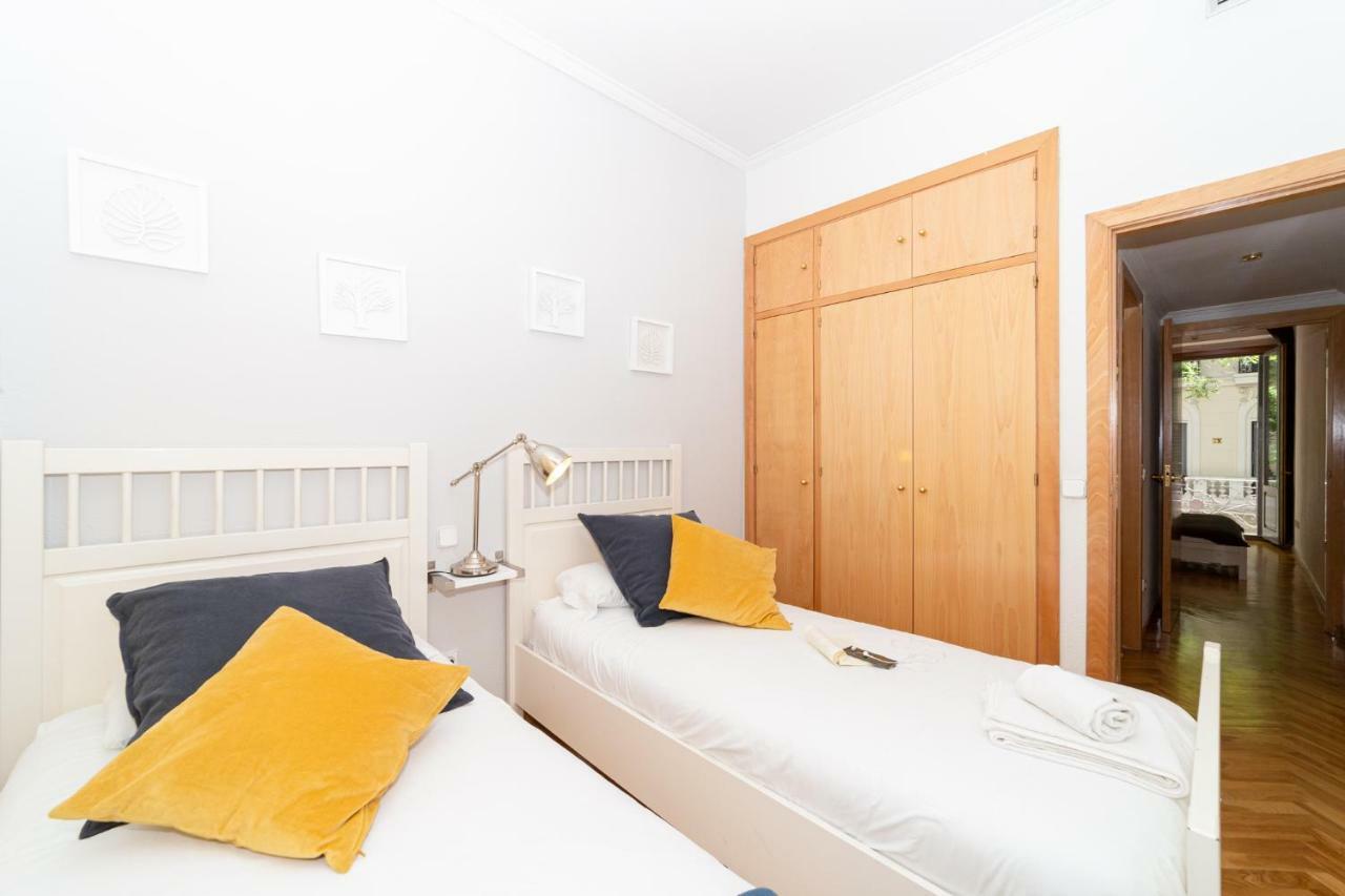Apartamentos Plaza De Espana Madrid Exteriér fotografie