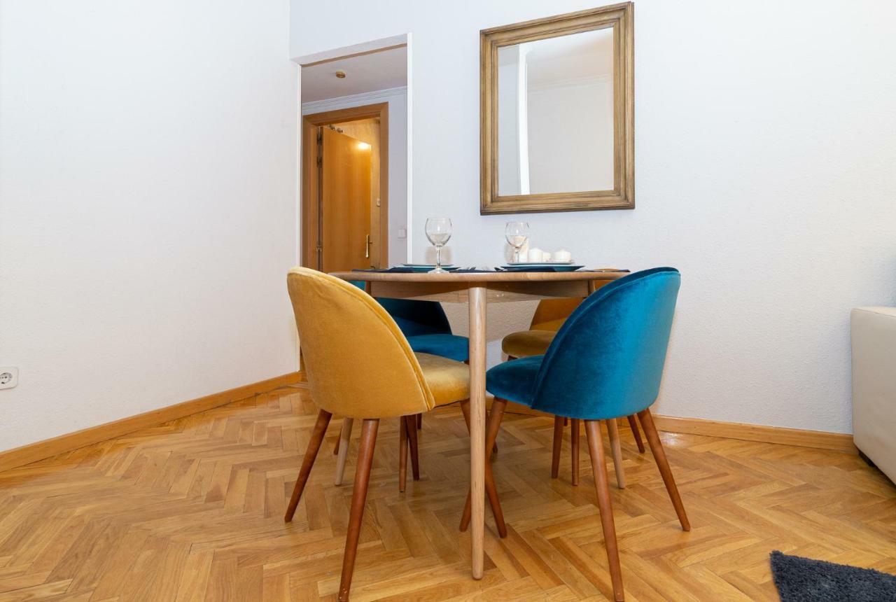Apartamentos Plaza De Espana Madrid Exteriér fotografie