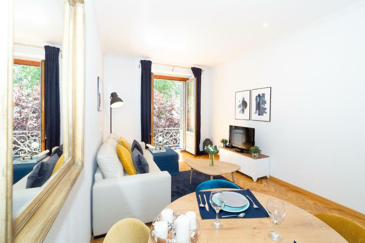 Apartamentos Plaza De Espana Madrid Exteriér fotografie