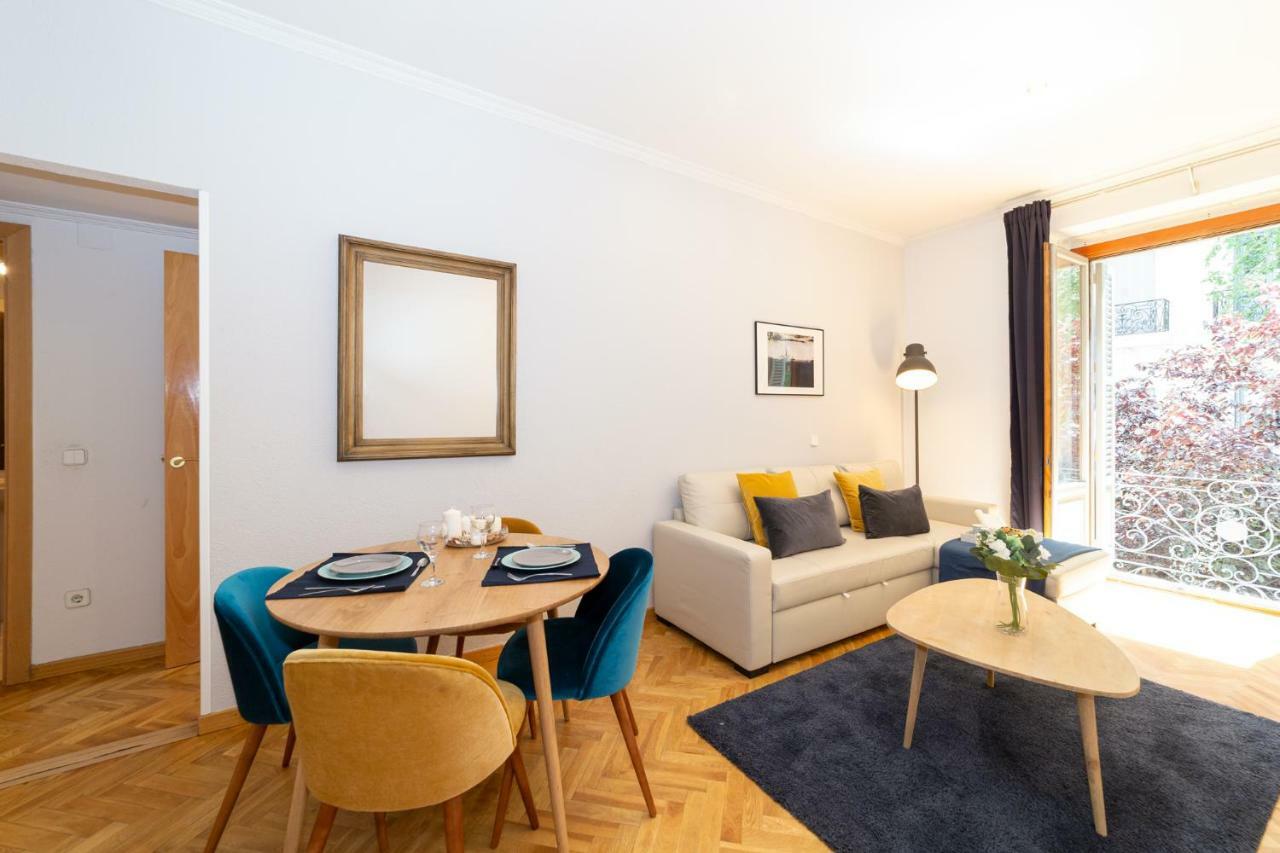 Apartamentos Plaza De Espana Madrid Exteriér fotografie