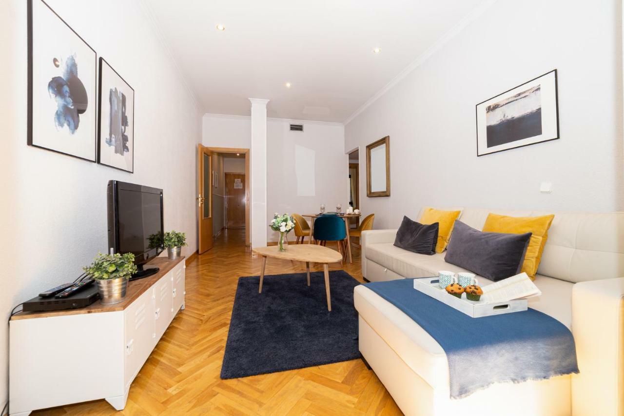 Apartamentos Plaza De Espana Madrid Exteriér fotografie
